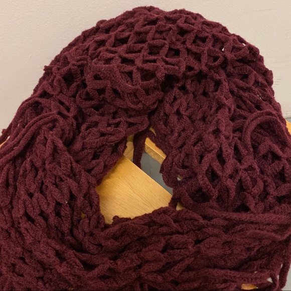 Bp scarf - Picture 3 of 3